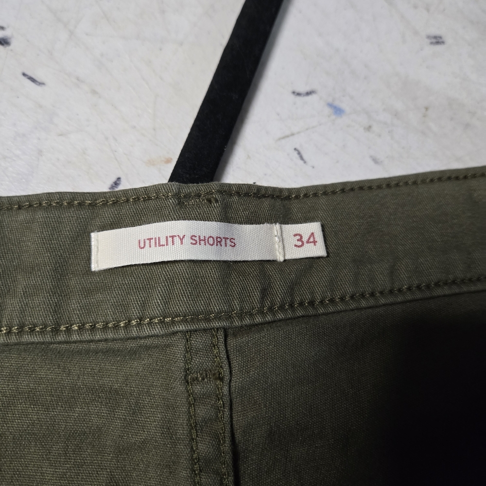 Levis Olive Green Women's Shorts - Picture 2 of 7